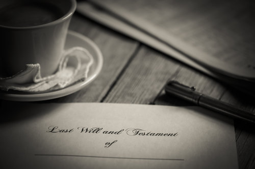 Last will and testament form with gavel